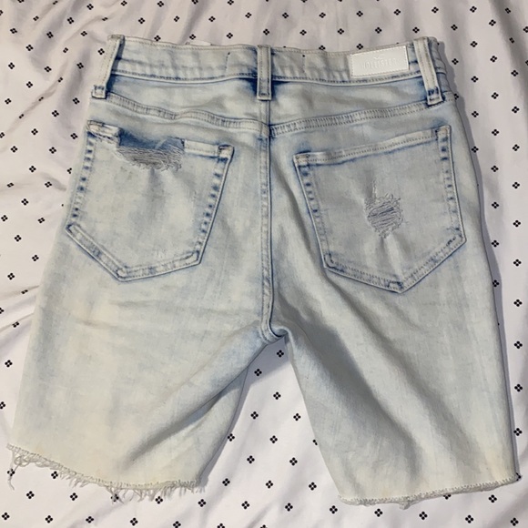Hollister Shorts - Picture 2 of 2